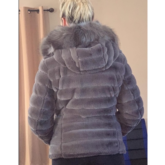 Double Sided Faux Fur Puffer Jacket Hooded-Fur - Picture 8 of 9